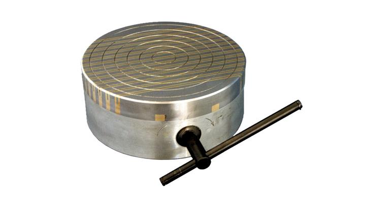 Permanent magnetic round chuck adhesive force 80 N/cm2 bore 4xM8 dia. 160